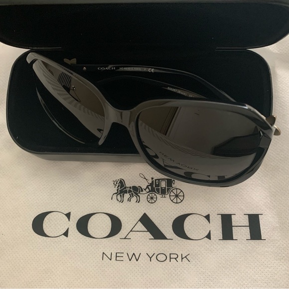 ✨Host Pick✨ Coach Integration Flower Sunglasses 🌸 - Picture 2 of 5